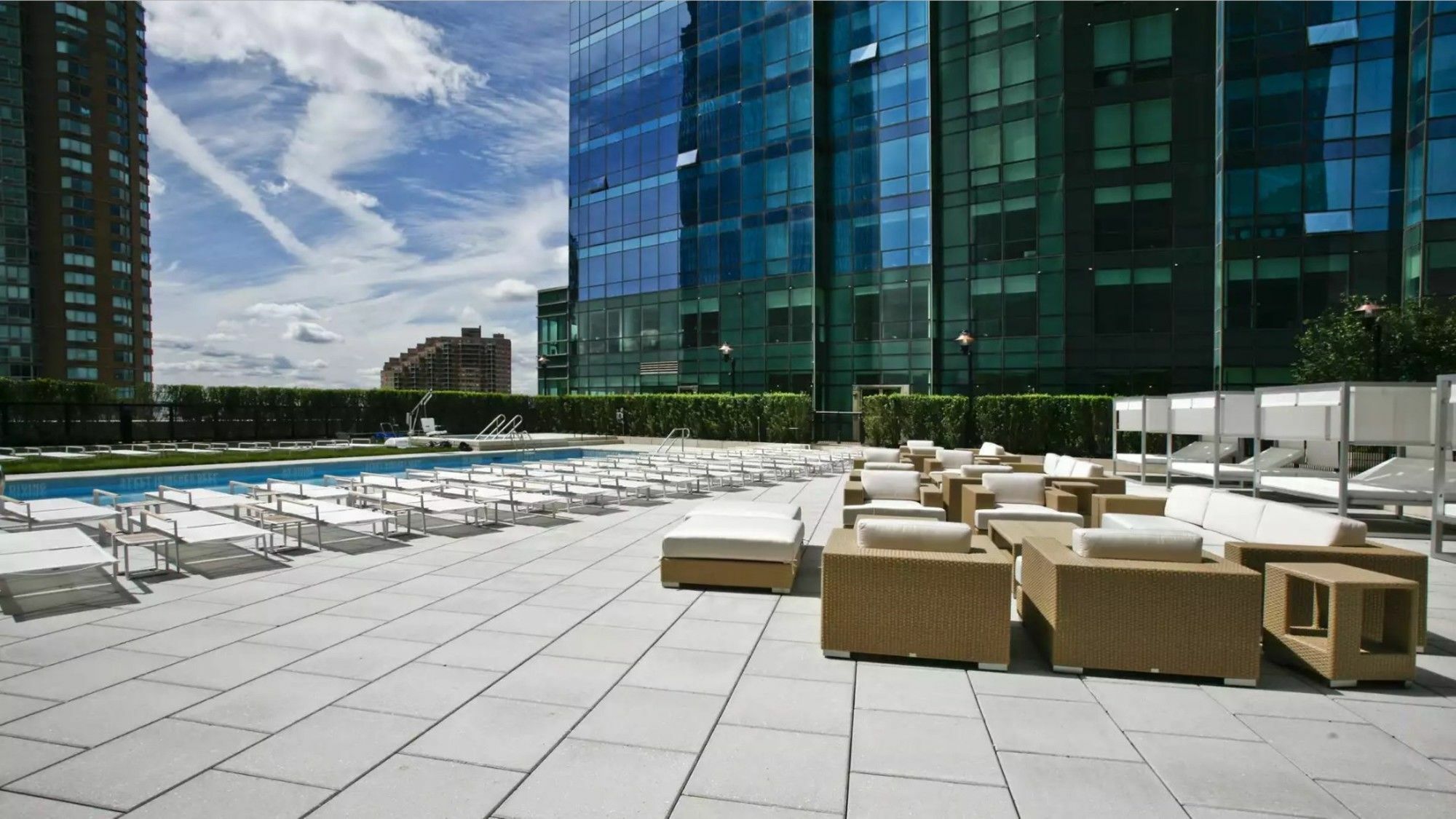 Global Luxury Suites At Greene Jersey City Kültér fotó